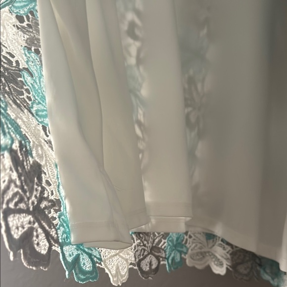 Alfred Dunner Women's Floral Lace Top - Gray and Blue 24 - Picture 6 of 8